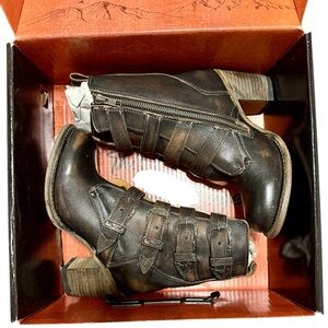 Freebird Belladonna Black Distressed Leather Boots Box Dustbags NWT Size 7